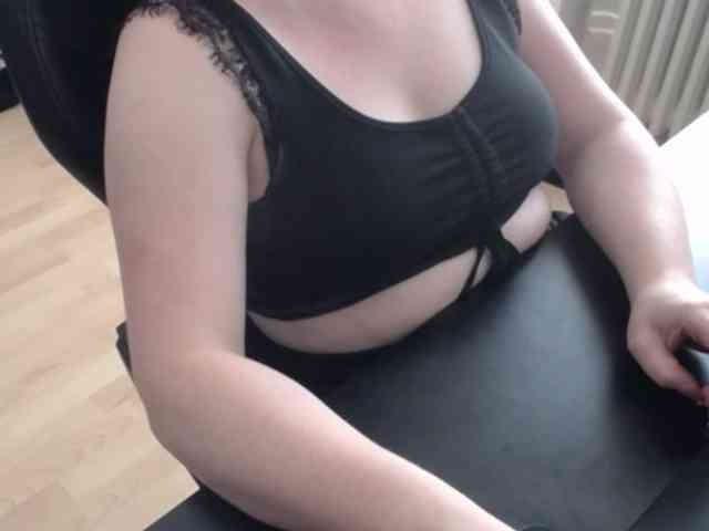 Celina-Rose webcam