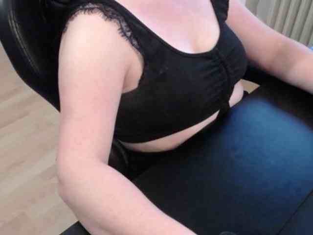 Celina-Rose webcam