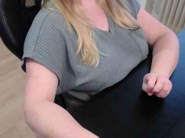 Celina-Rose webcam