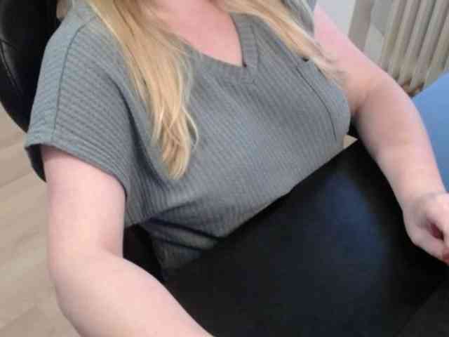 Celina-Rose webcam
