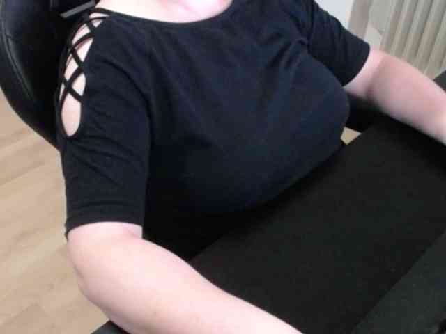 Celina-Rose webcam