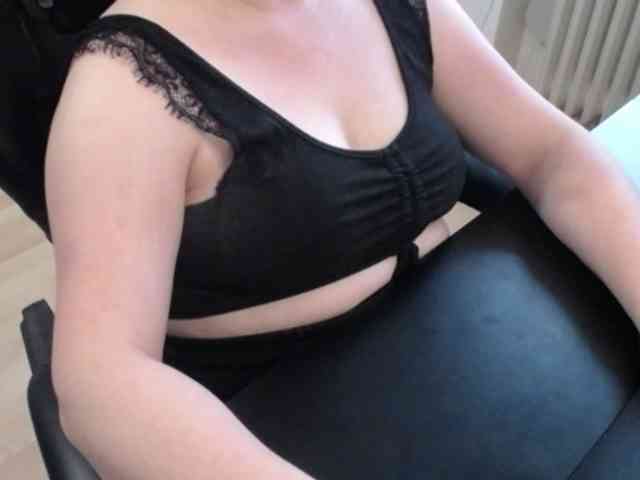 Celina-Rose webcam