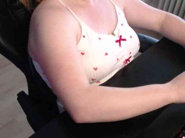 Celina-Rose webcam
