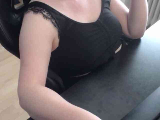 Celina-Rose webcam