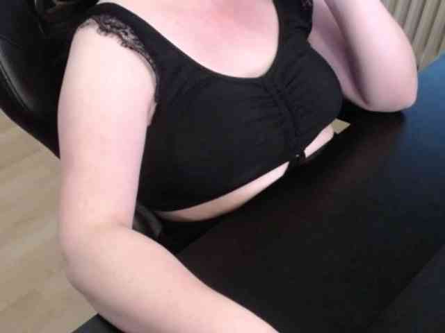 Celina-Rose webcam