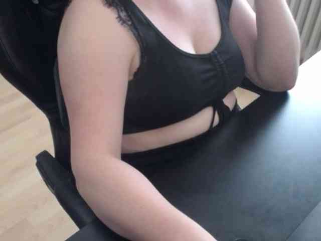 Celina-Rose webcam