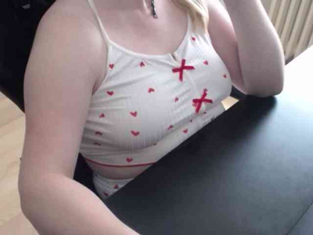 Celina-Rose webcam