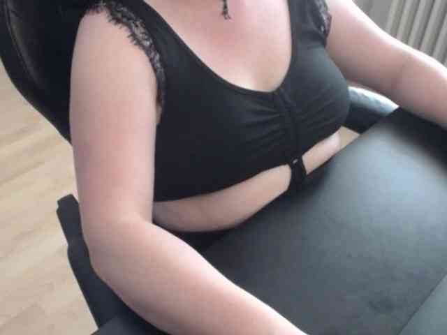 Celina-Rose webcam