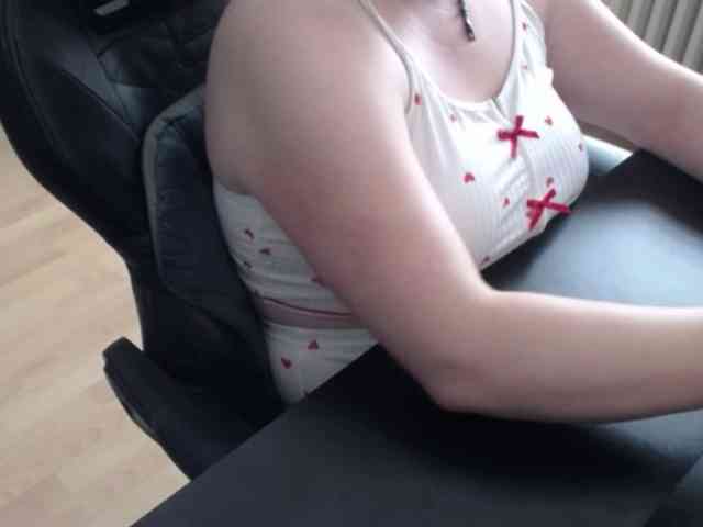 Celina-Rose webcam