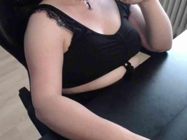 Celina-Rose webcam