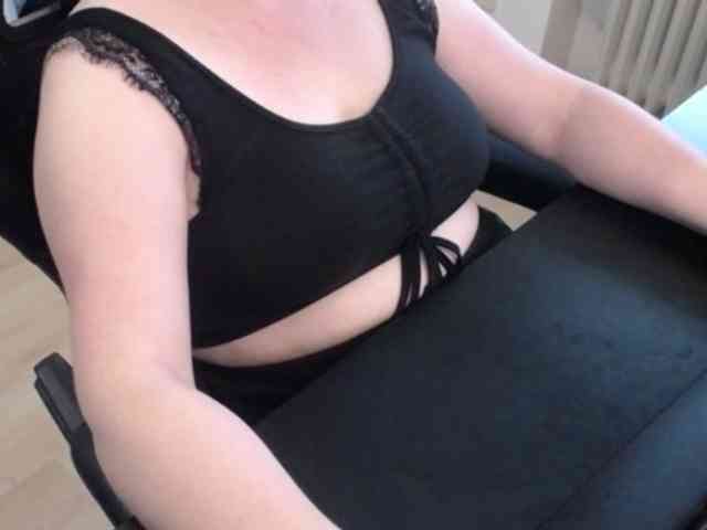 Celina-Rose webcam