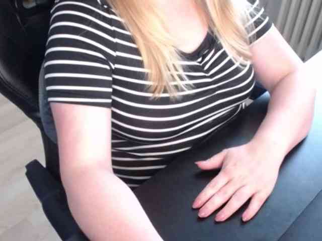 Celina-Rose webcam