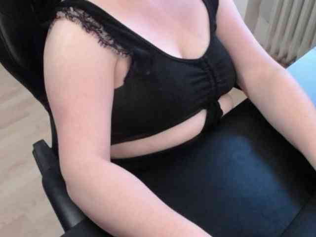Celina-Rose webcam