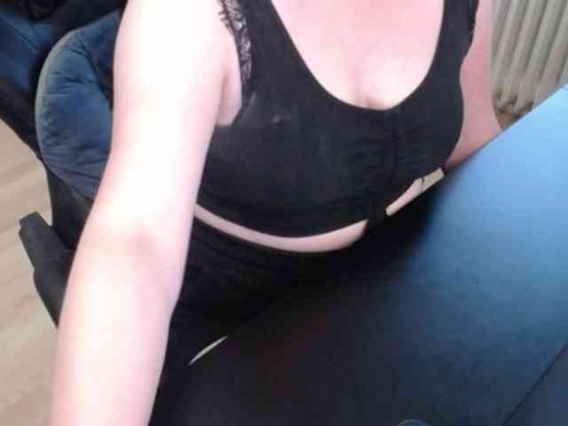 Celina-Rose webcam