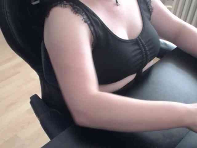 Celina-Rose webcam