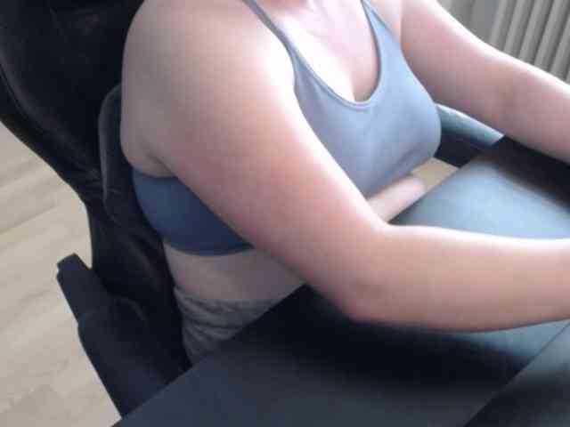 Celina-Rose webcam