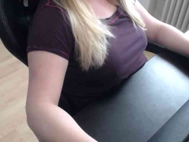 Celina-Rose webcam