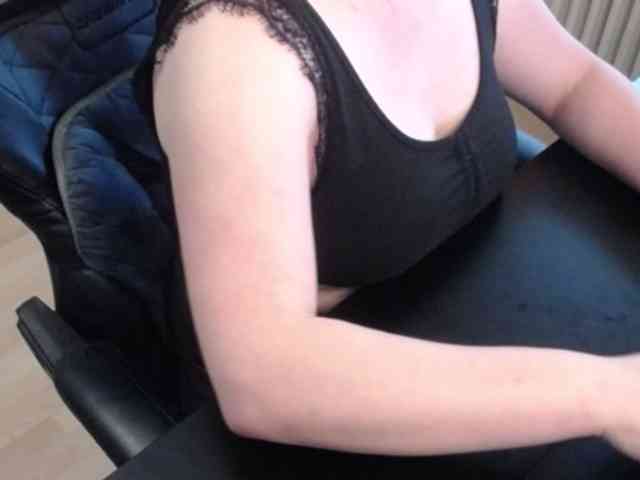 Celina-Rose webcam