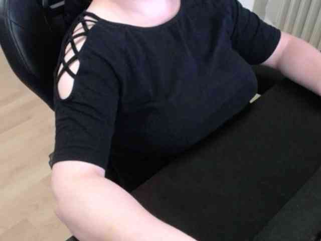 Celina-Rose webcam
