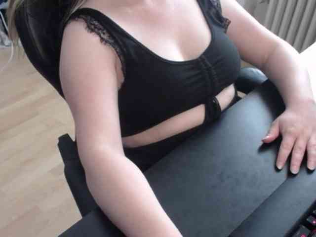 Celina-Rose webcam