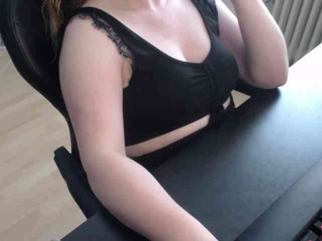 Celina-Rose webcam