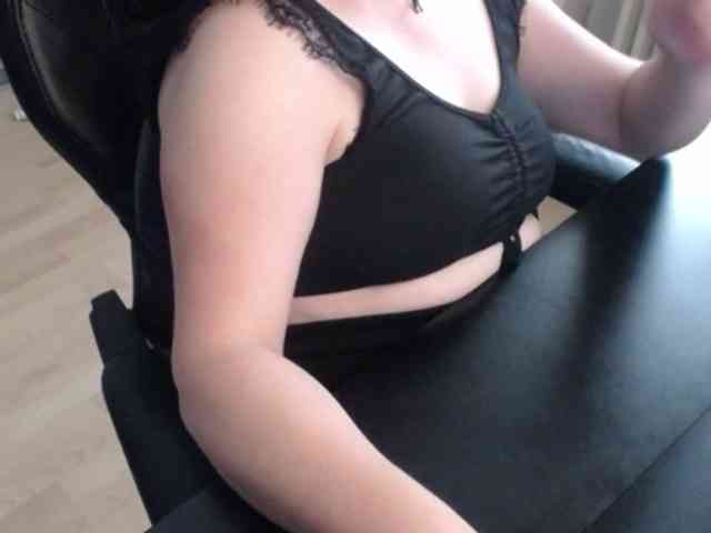 Celina-Rose webcam