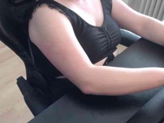 Celina-Rose webcam