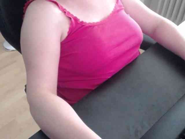 Celina-Rose webcam
