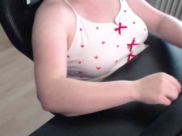 Celina-Rose webcam