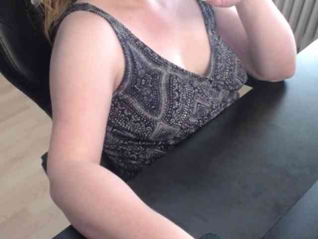 Celina-Rose webcam