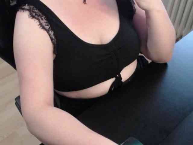 Celina-Rose webcam