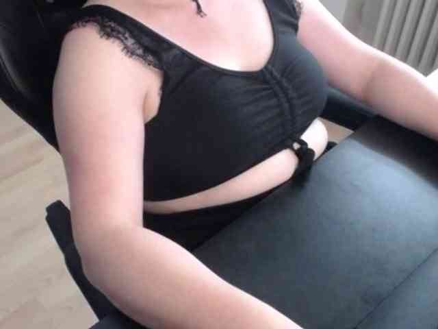 Celina-Rose webcam