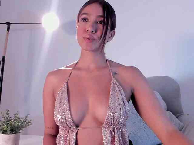 EmmaCoel Live Webcam on BongaCams