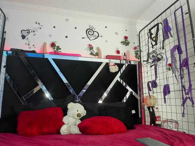 Dreamgirlss from BongaCams