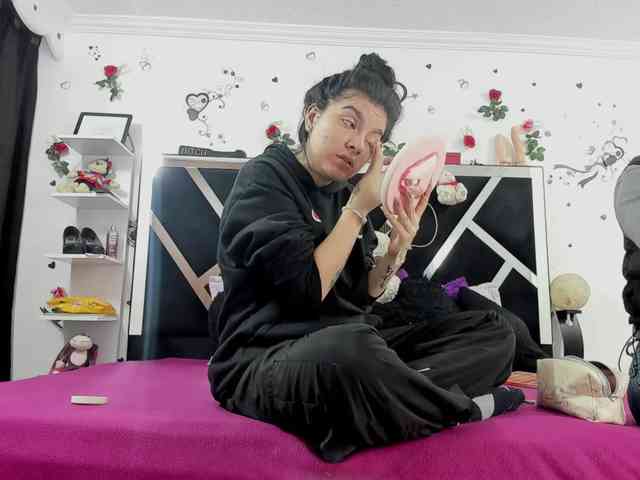 Dreamgirlss Live Webcam on BongaCams