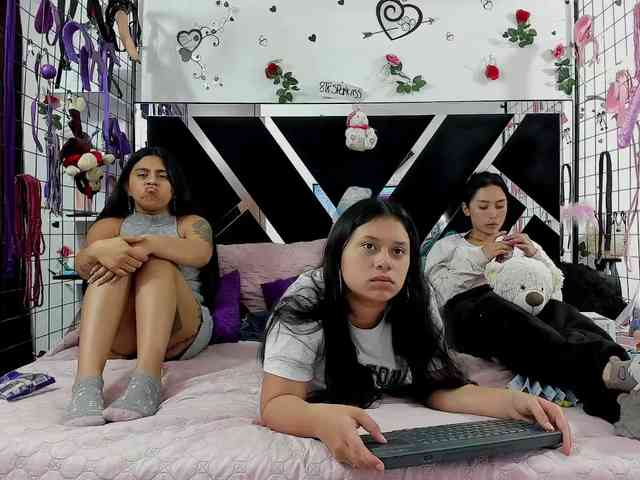 Dreamgirlss webcam