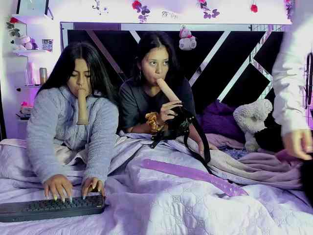 Dreamgirlss webcam