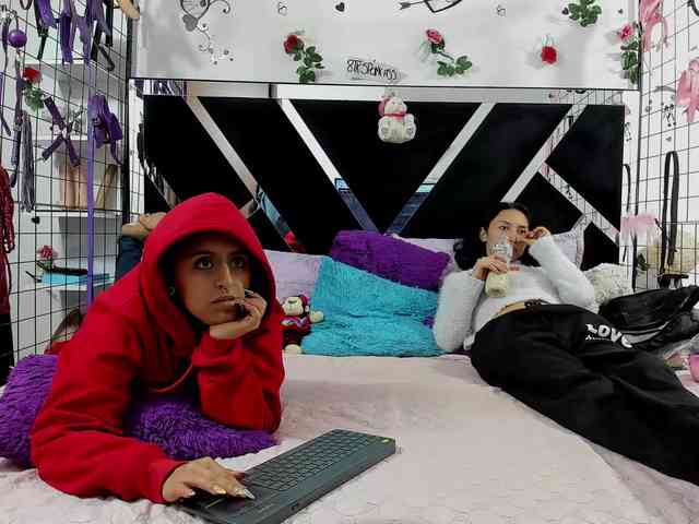 Dreamgirlss webcam