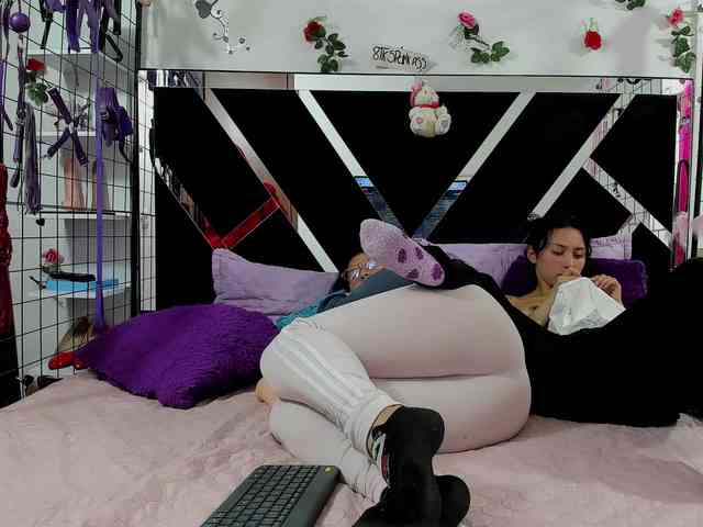 Dreamgirlss webcam