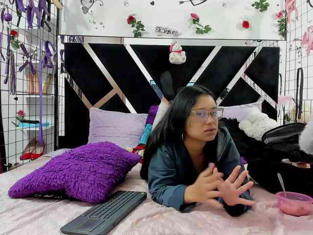 Dreamgirlss webcam
