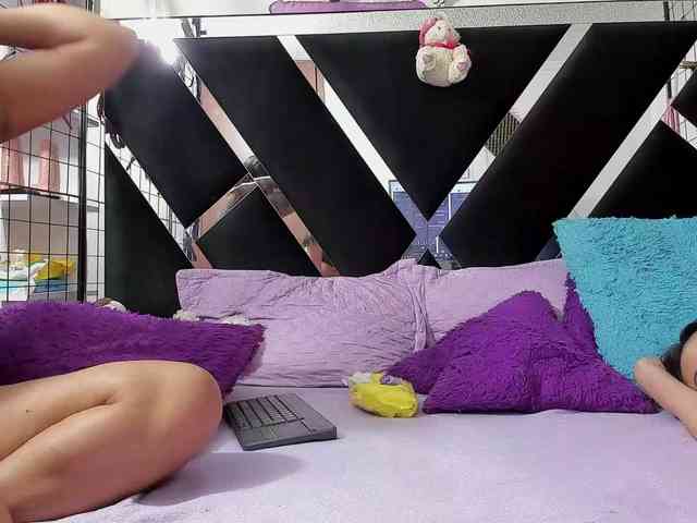 Dreamgirlss webcam