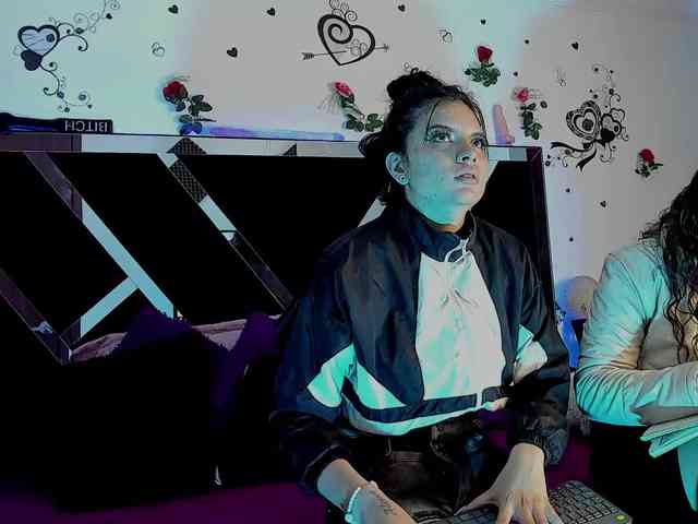 Dreamgirlss webcam