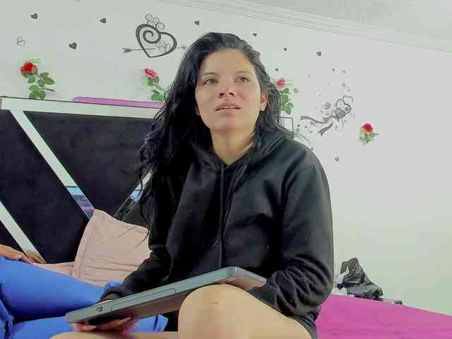 Dreamgirlss webcam