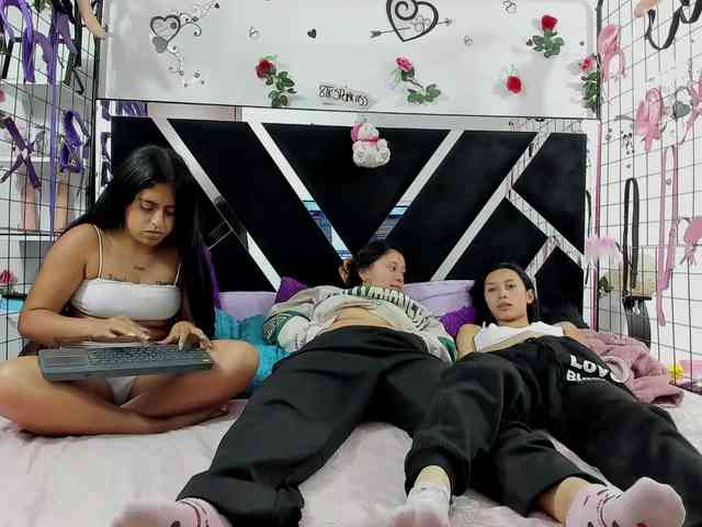 Dreamgirlss webcam