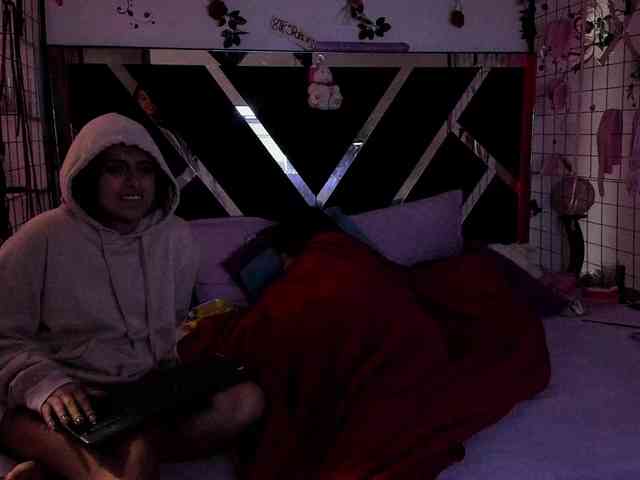 Dreamgirlss webcam