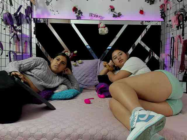 Dreamgirlss webcam