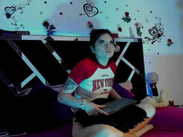 Dreamgirlss webcam