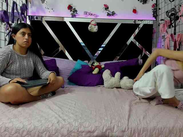 Dreamgirlss webcam