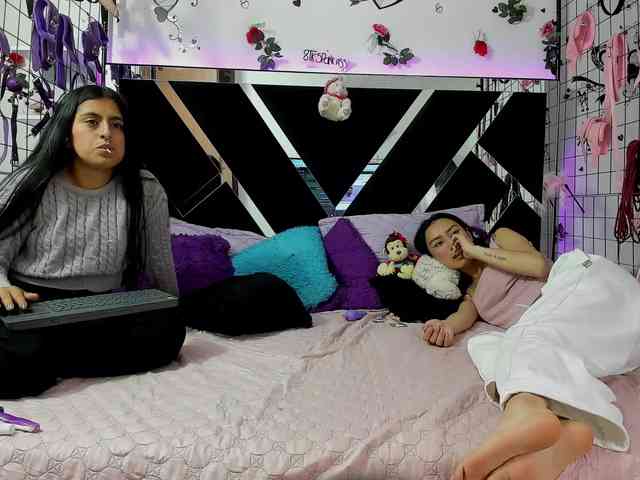 Dreamgirlss webcam