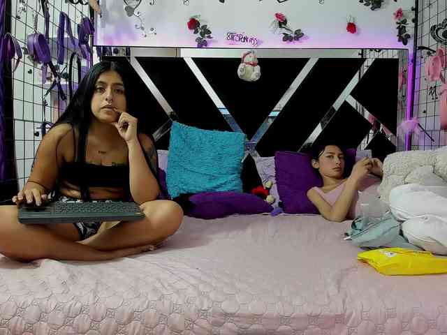 Dreamgirlss webcam